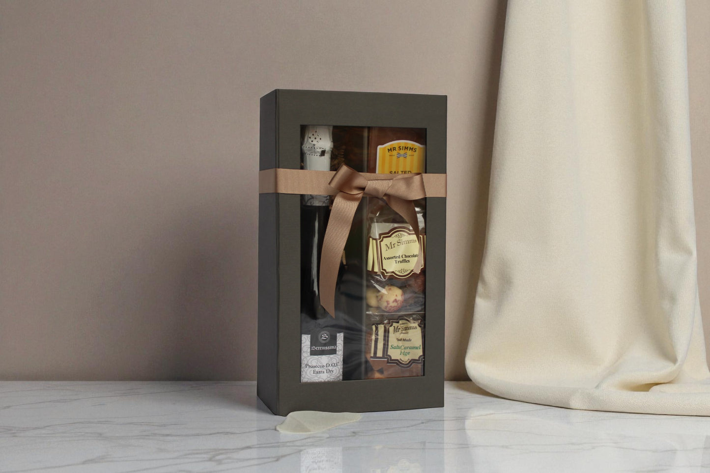 Prosecco and Confectionery Hamper